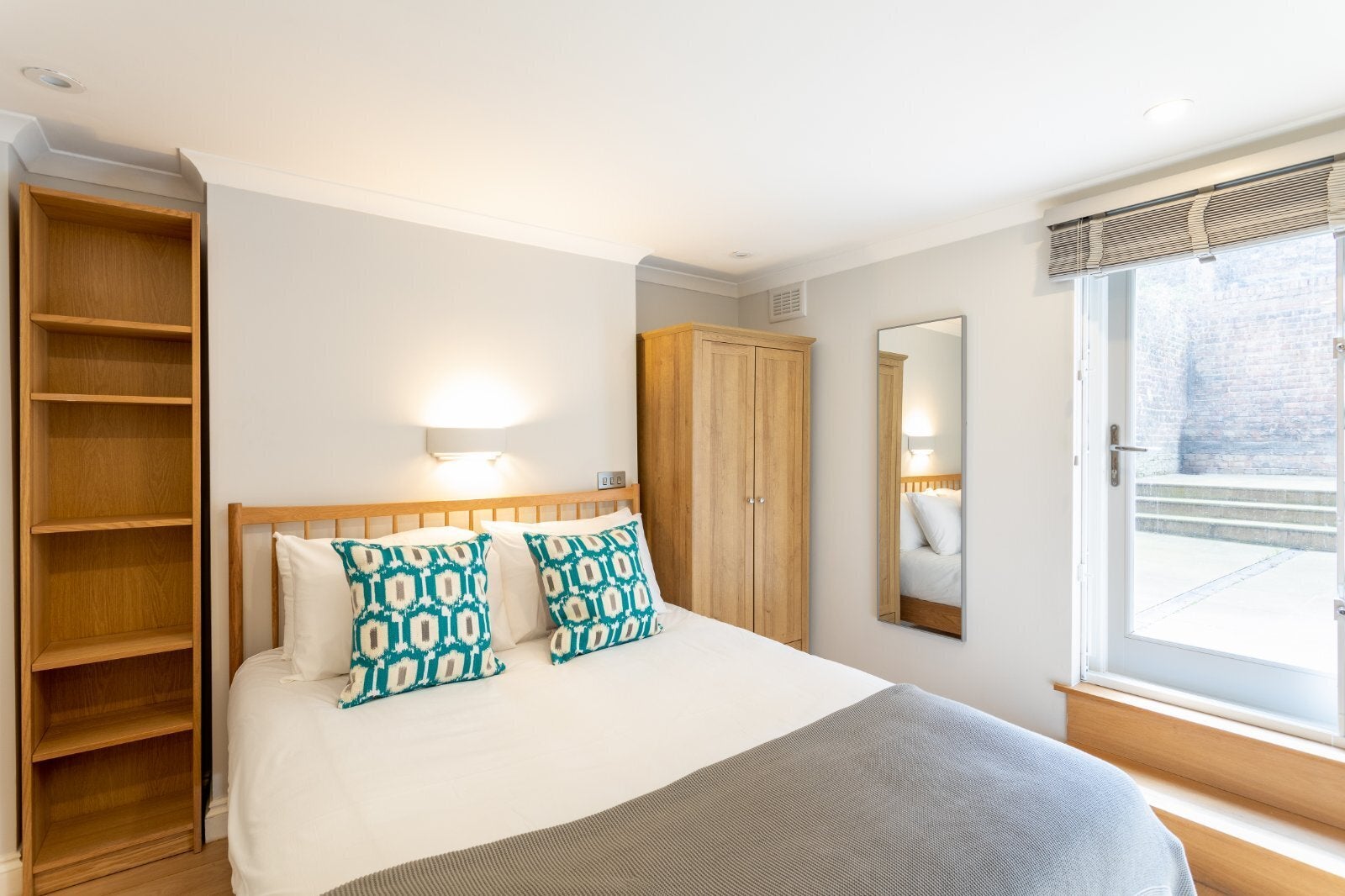 Flat Lisson Grove in City of Westminster