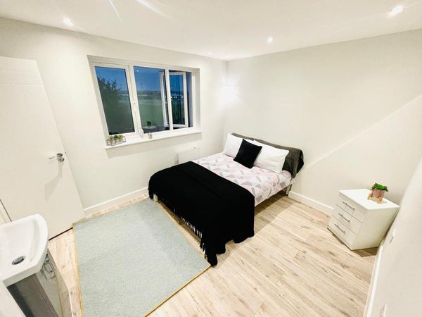 Flat Northborough Road in London