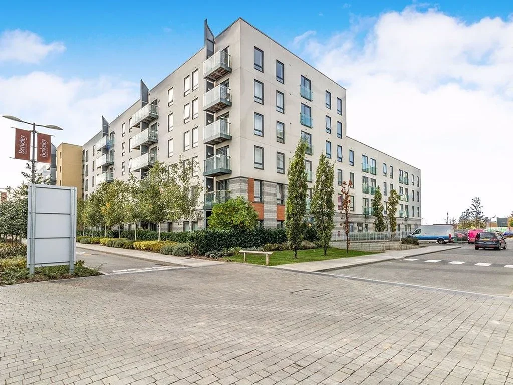 Flat Ocean Drive in Gillingham