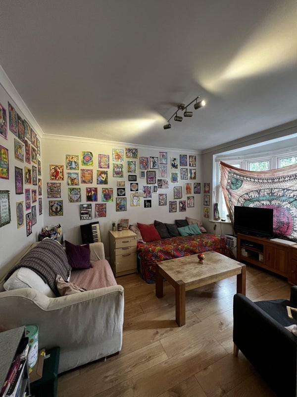 Room Burwell Road in Greater London