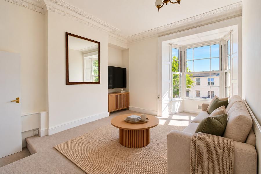 Flat Victoria Walk in Bristol