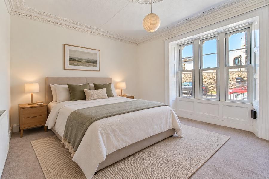 Flat Victoria Walk in Bristol