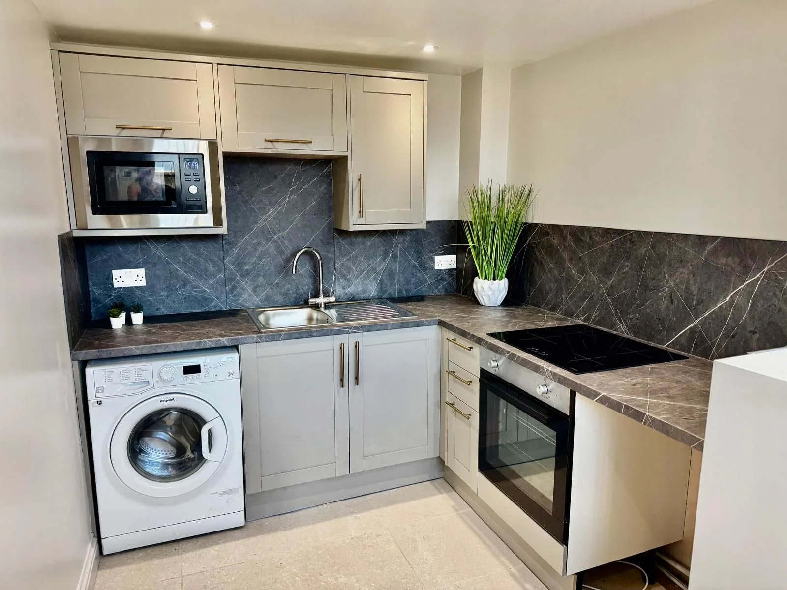 Flat Southmead Road in Bristol