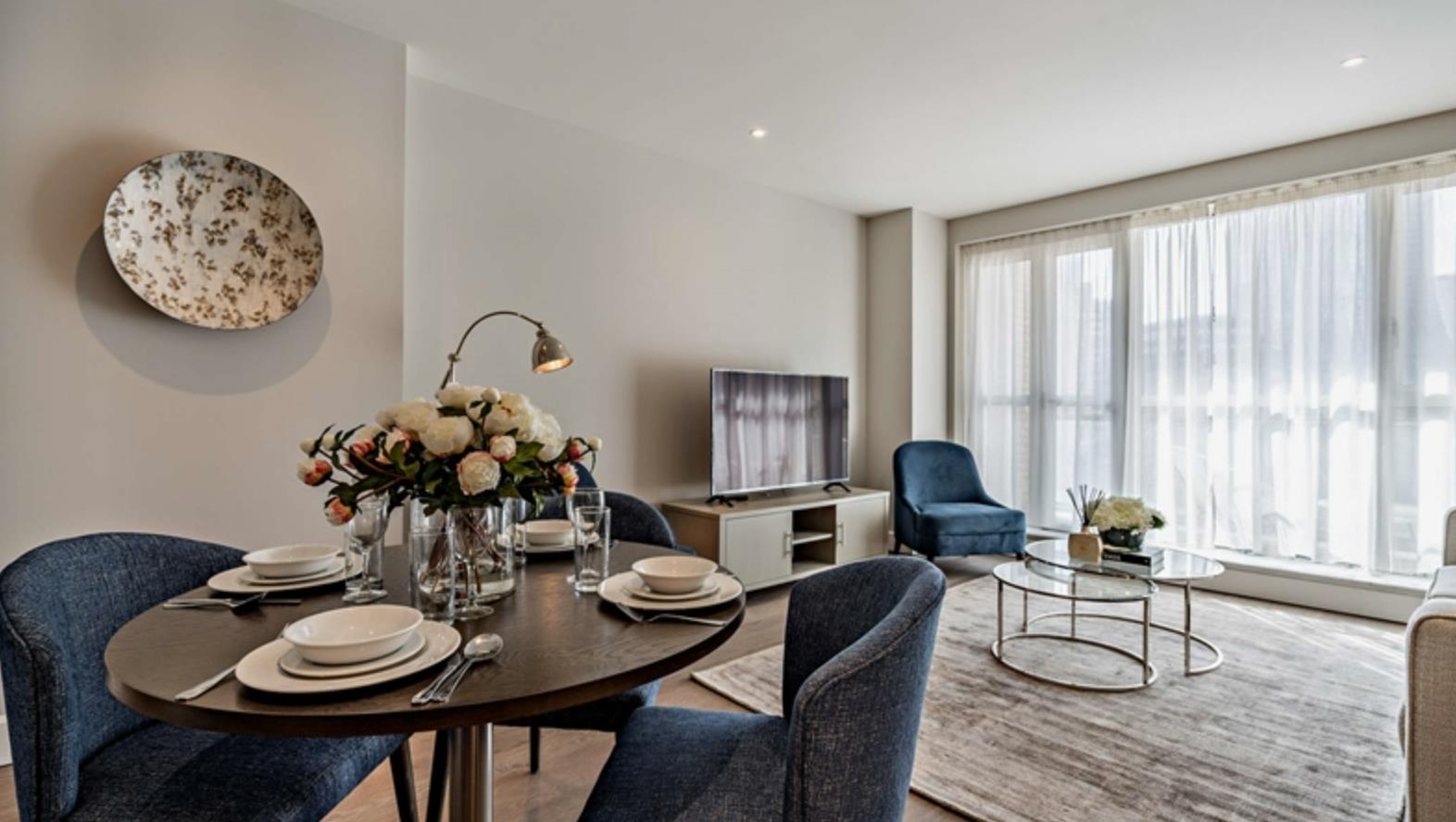 Flat Westferry Circus in Greater London