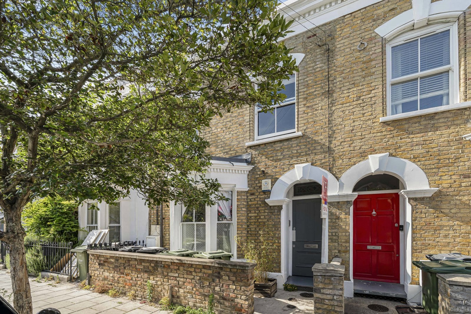 Flat Pulross Road in Greater London