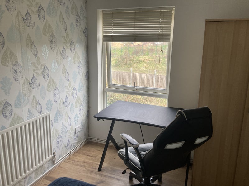 Room Lovelinch Close in Greater London