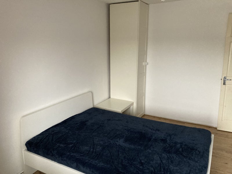 Room Lovelinch Close in Greater London