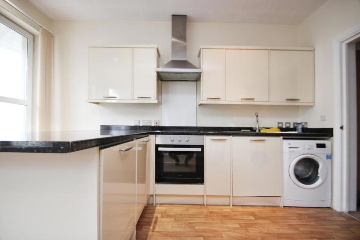 Flat Woodbridge Road in Bristol