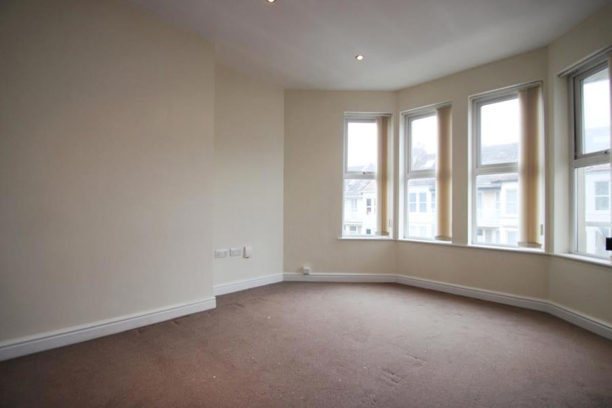 Flat Woodbridge Road in Bristol