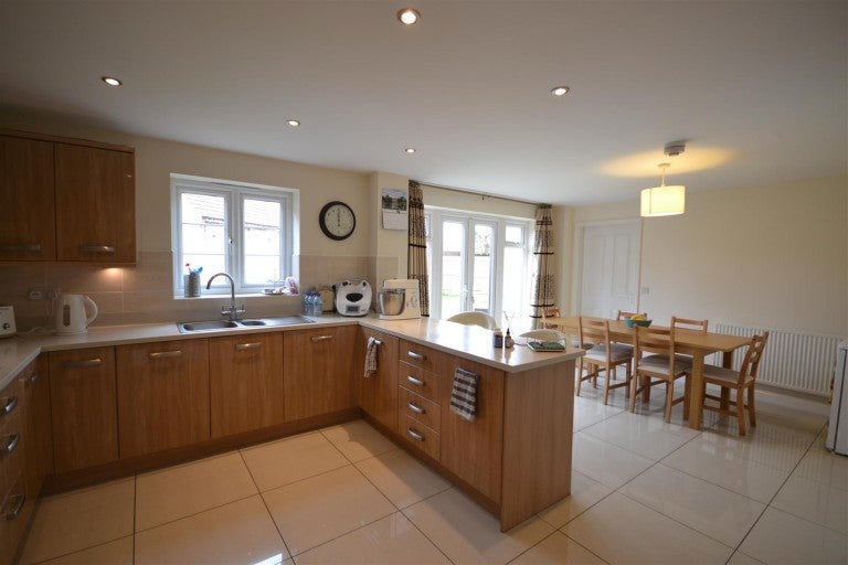 House Barnards Way in Harborough