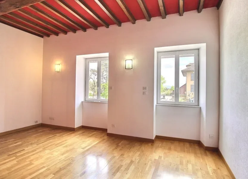 Appartement Rue Claude Rochas à Morestel