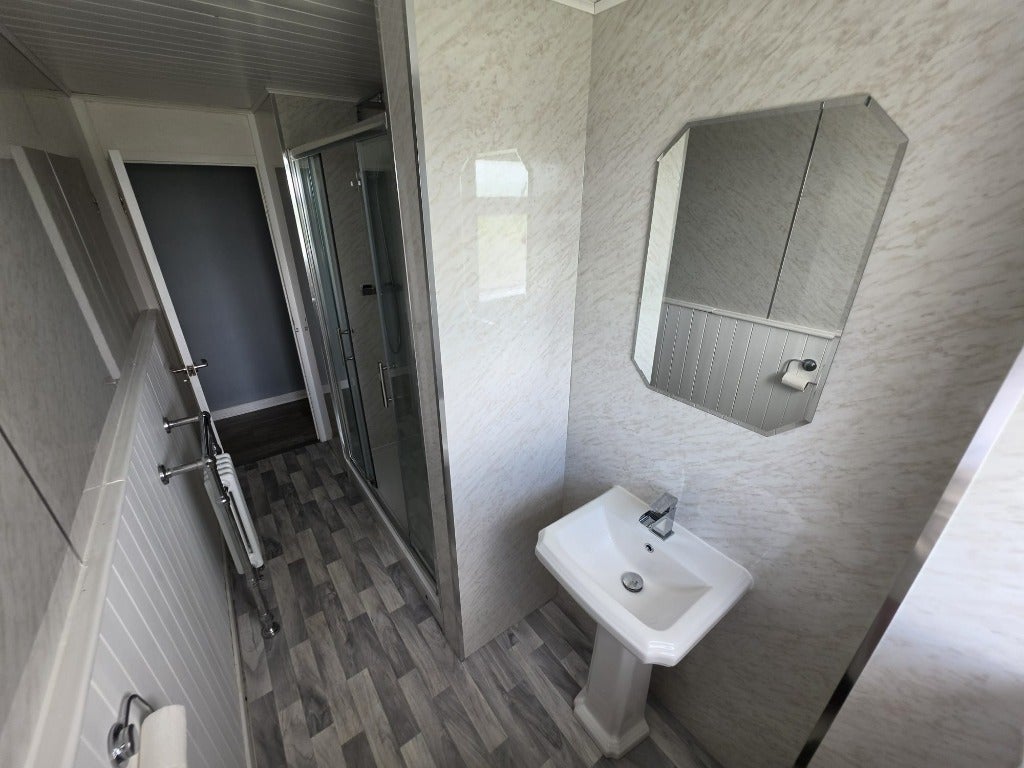 Flat Bevan Road in Mayfield