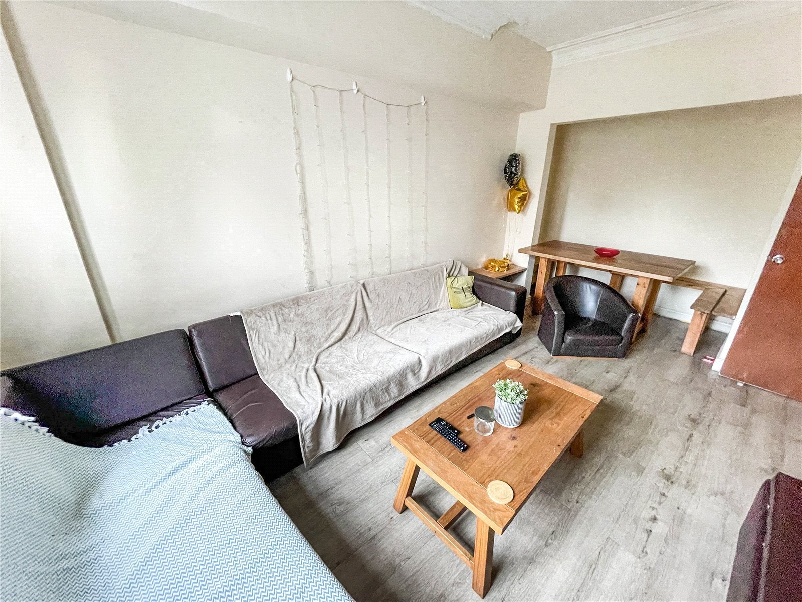 Room Slade Lane in Manchester