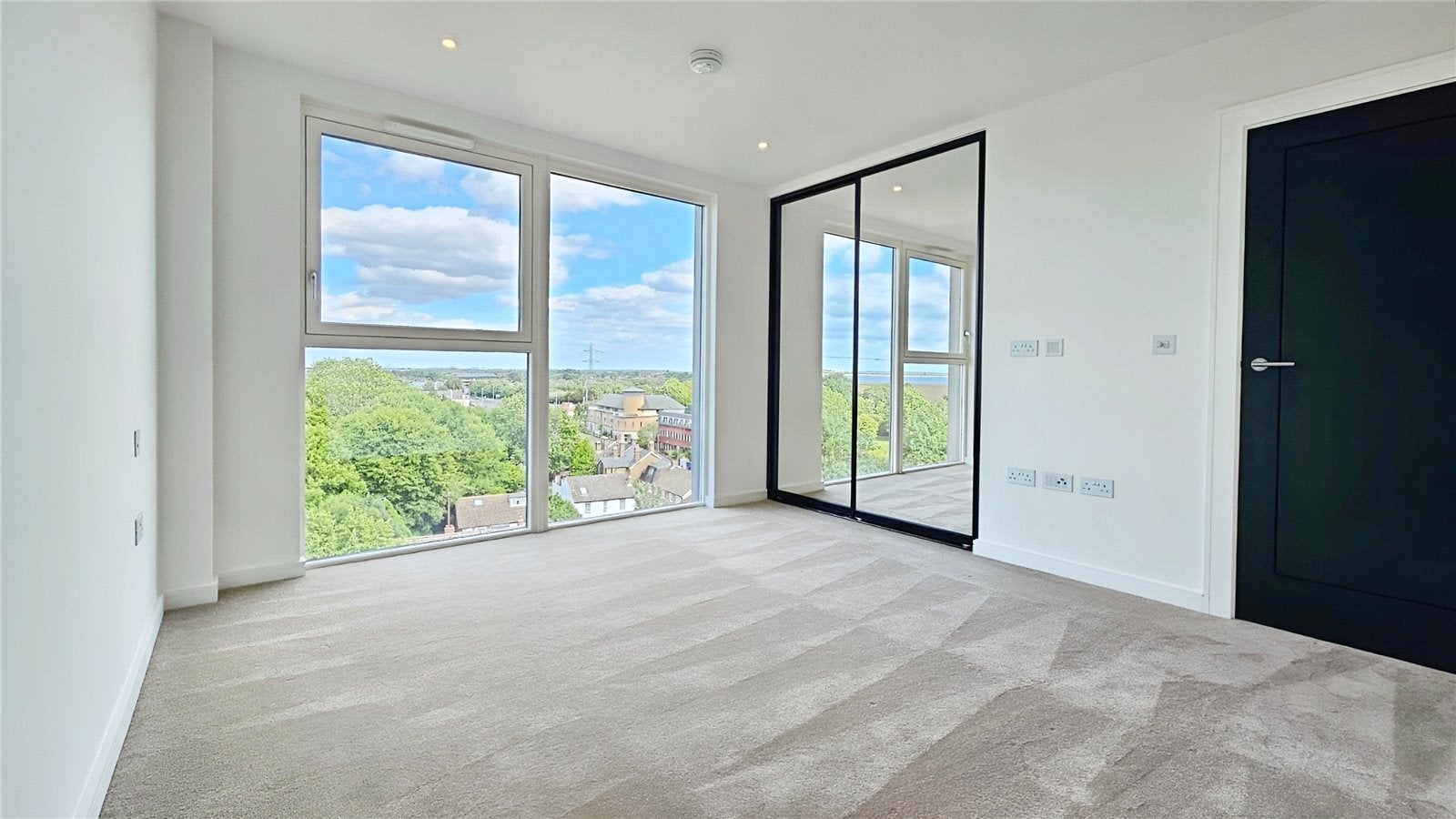 Flat London Road in Borough of Spelthorne