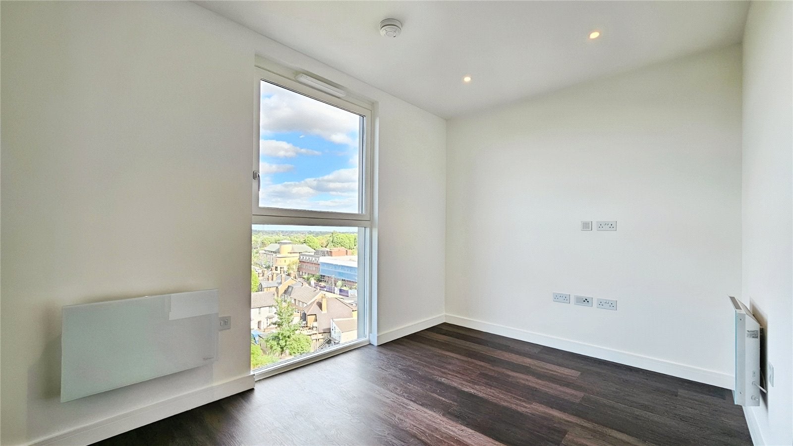 Flat London Road in Borough of Spelthorne