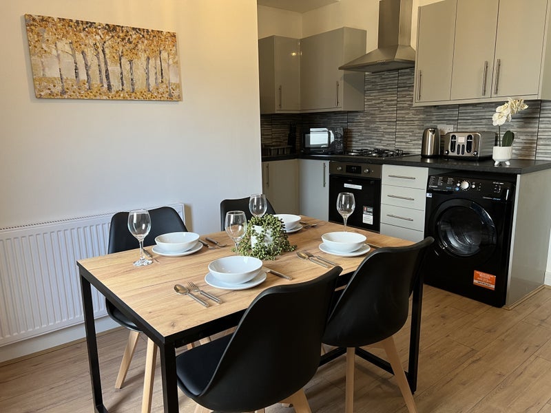 Room Manchester Road East in Salford