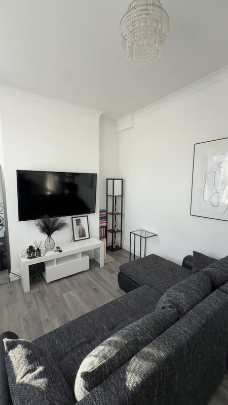Room Buckingham Road in Greater London