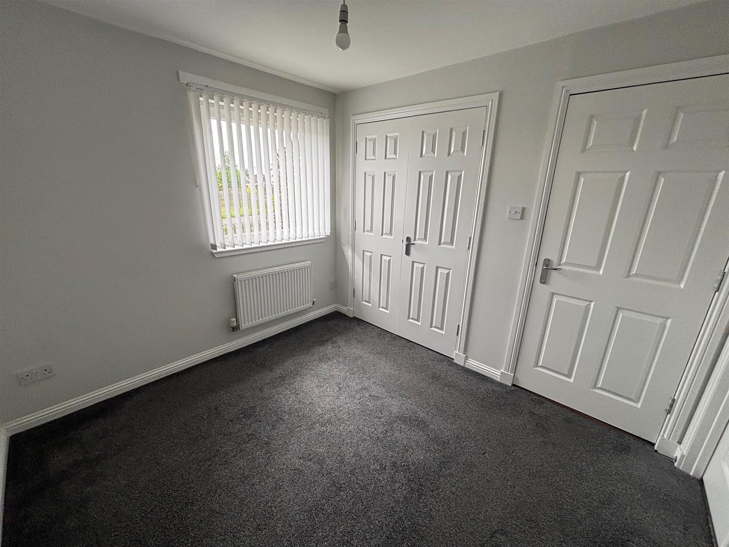 Flat Millhall Court in Plains
