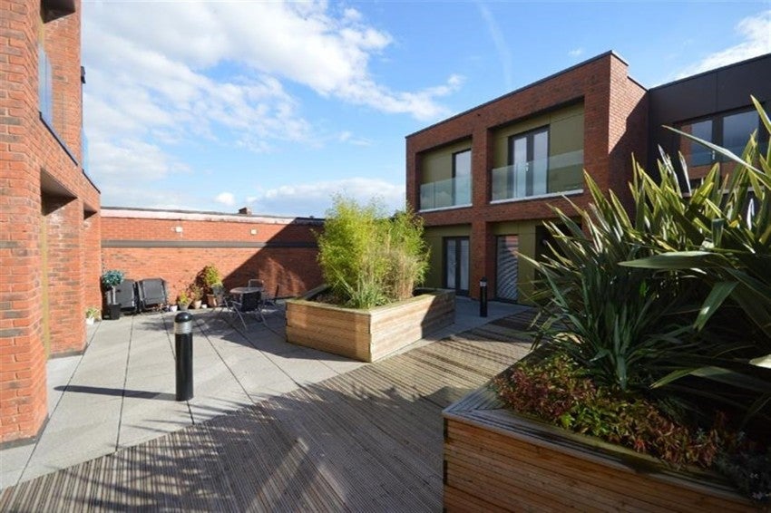 Flat Massie Street in Cheadle
