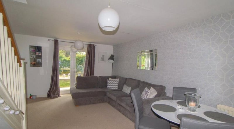 Room London Road in Slough