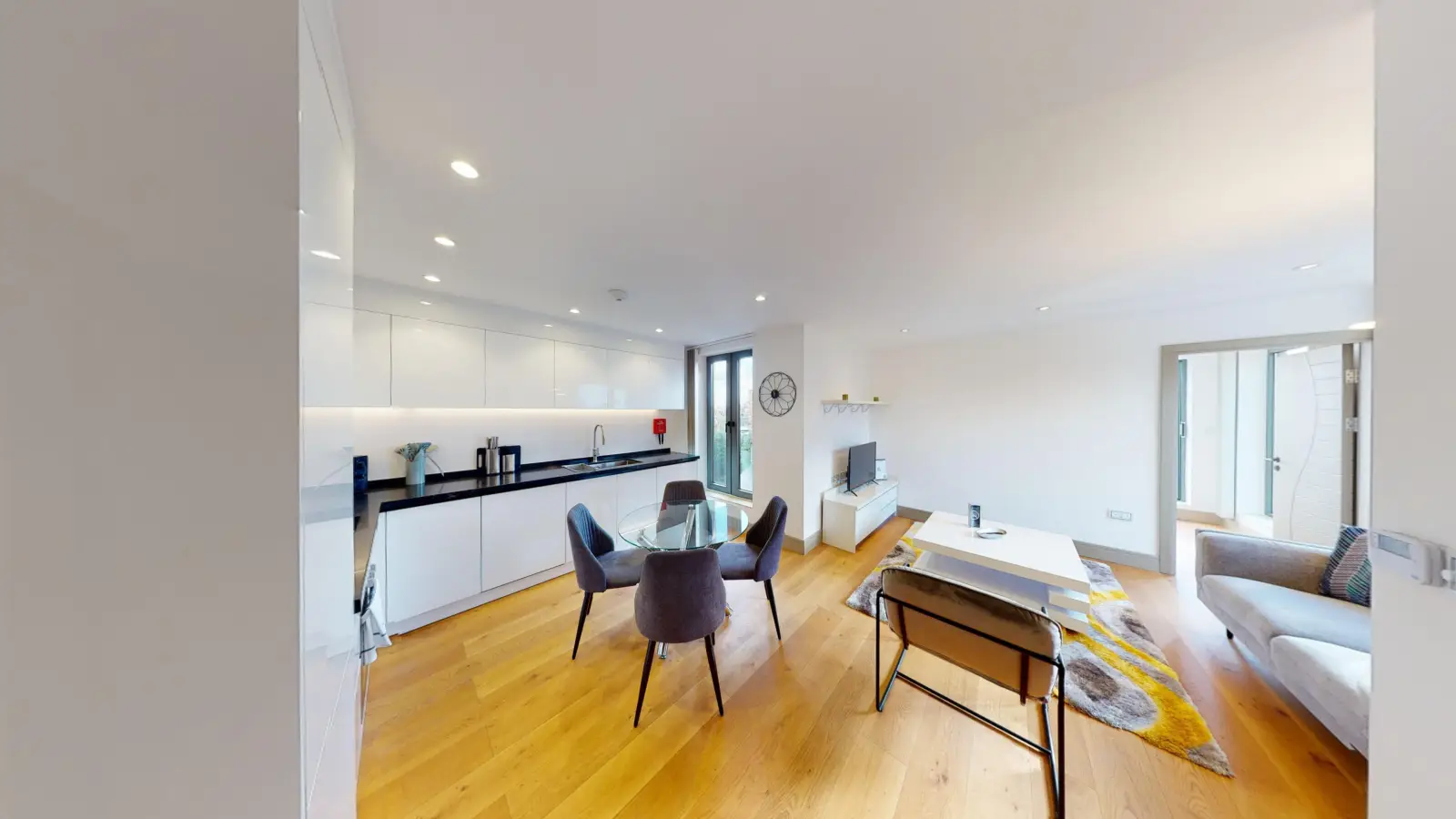 Flat Kew Bridge Court in Greater London