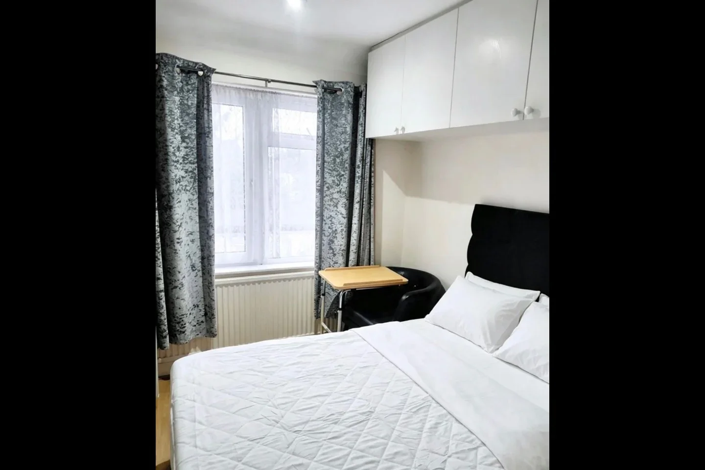Room Crest Drive in Greater London