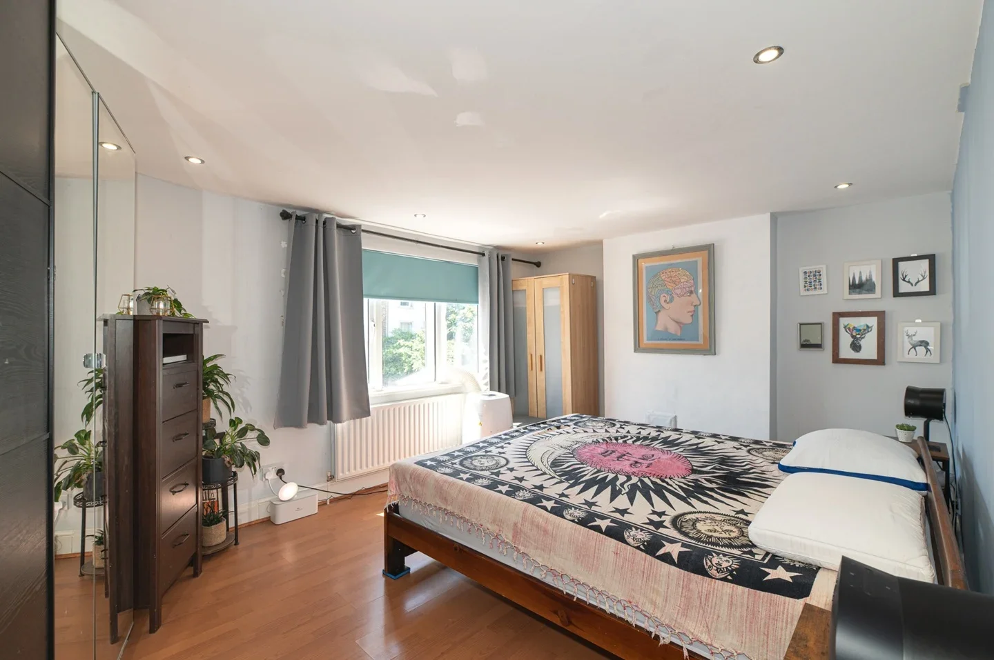 Flat Wyndham Road in Greater London