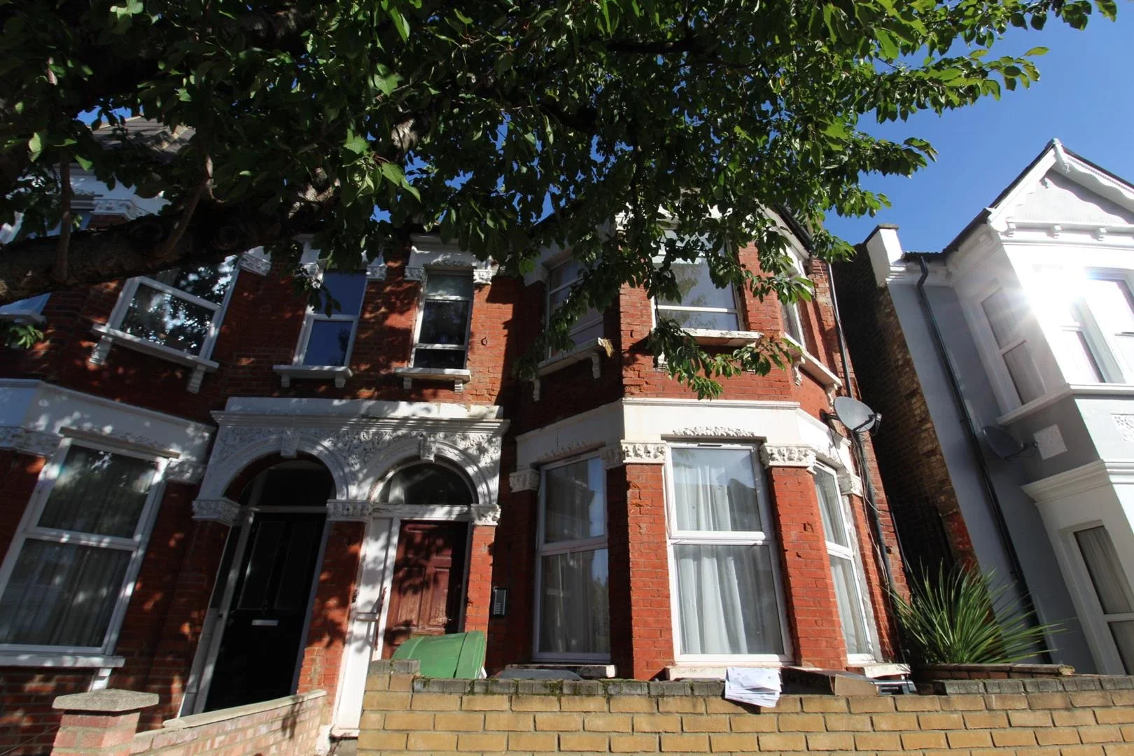 Flat Lausanne Road in Greater London
