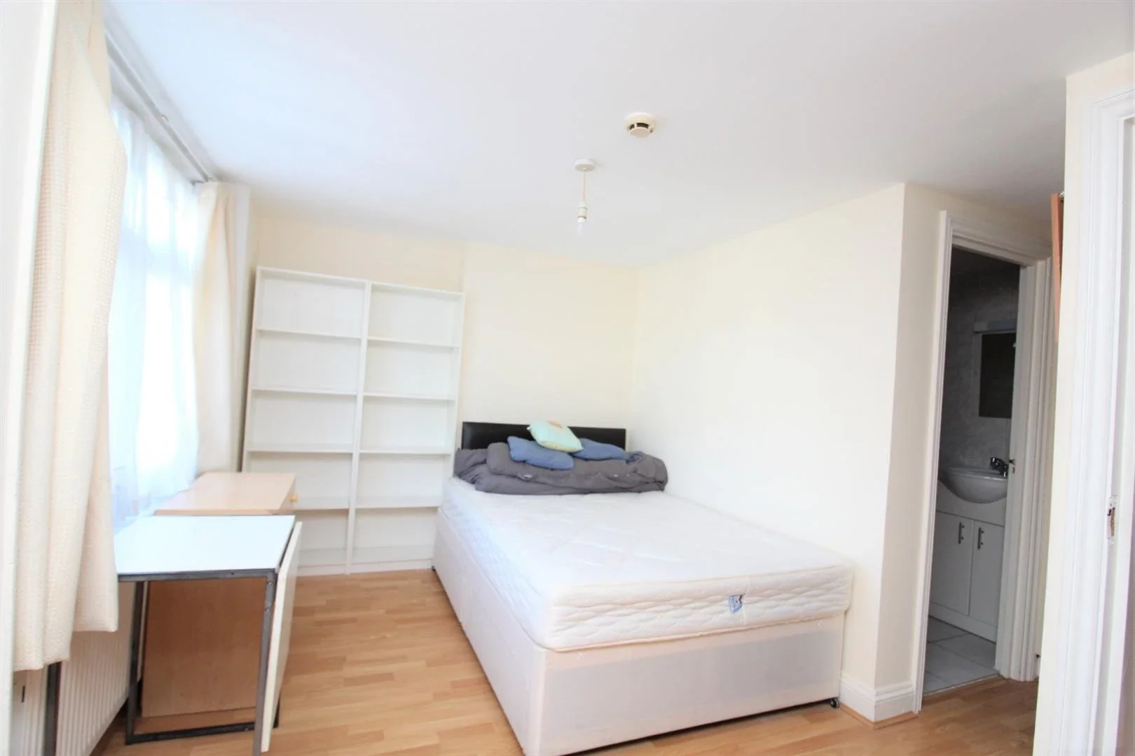 Flat Lausanne Road in Greater London