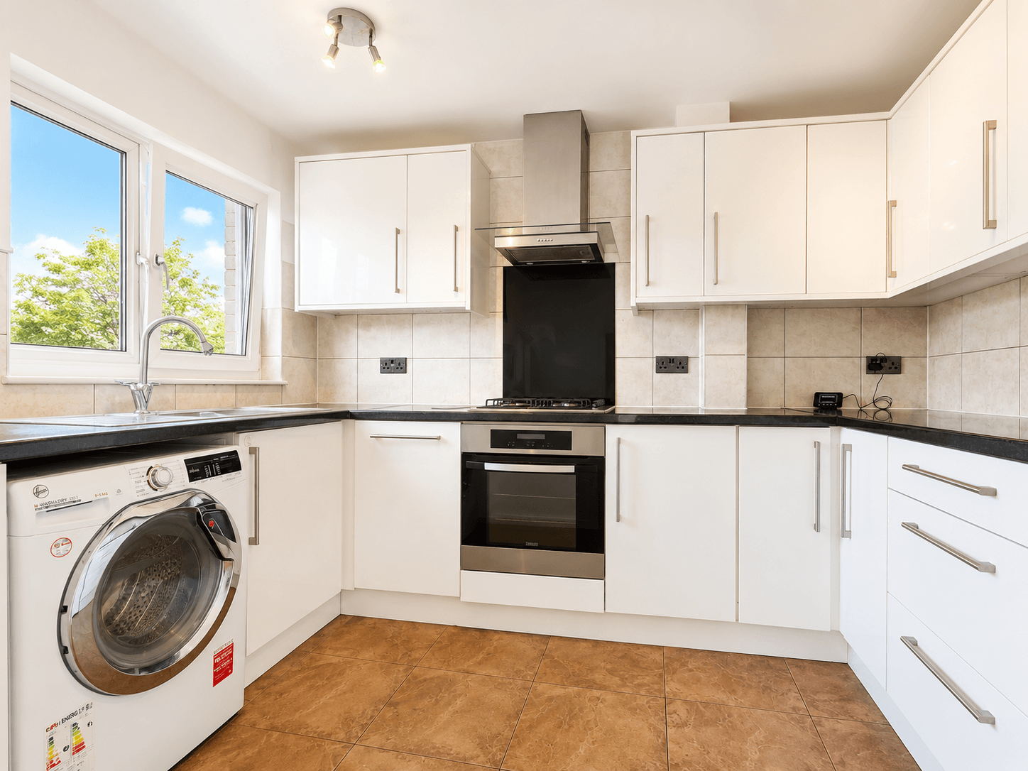 Flat Leyburn Gardens in Greater London