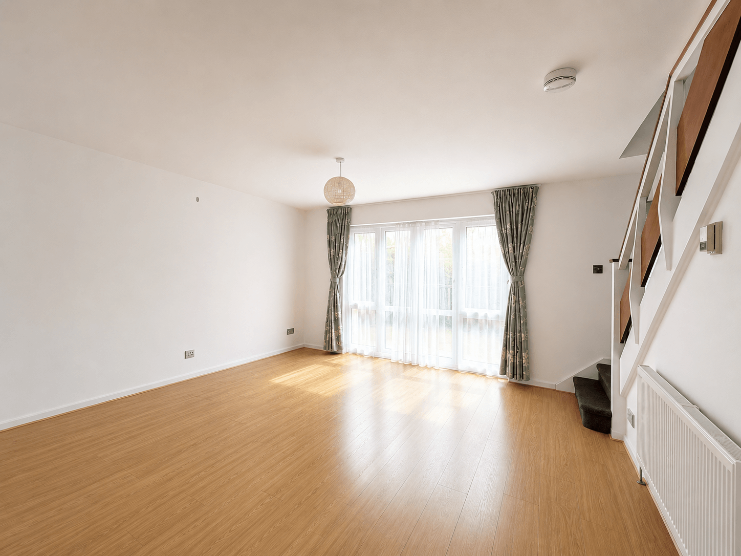 Flat Leyburn Gardens in Greater London