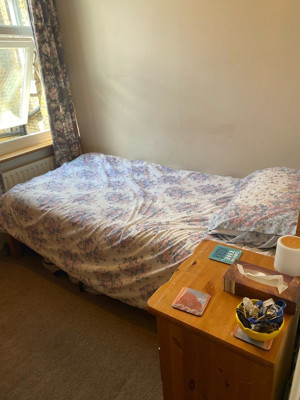 Room Honeybrook Road in Greater London