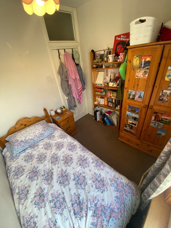 Room Honeybrook Road in Greater London