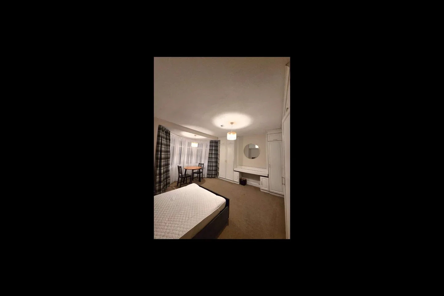 Room Squirrels Heath Road in Greater London