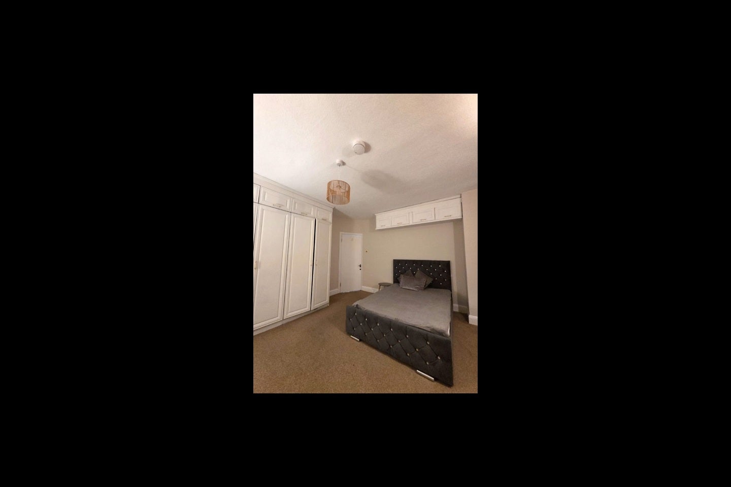 Room Squirrels Heath Road in Greater London