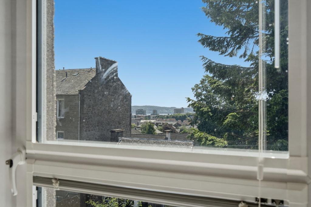 Flat High Street in Newport-on-Tay