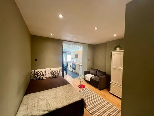 Flat Addison Road in Greater London