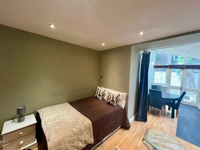 Flat Addison Road in Greater London