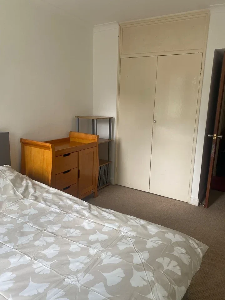 Room Wanborough Drive in Greater London