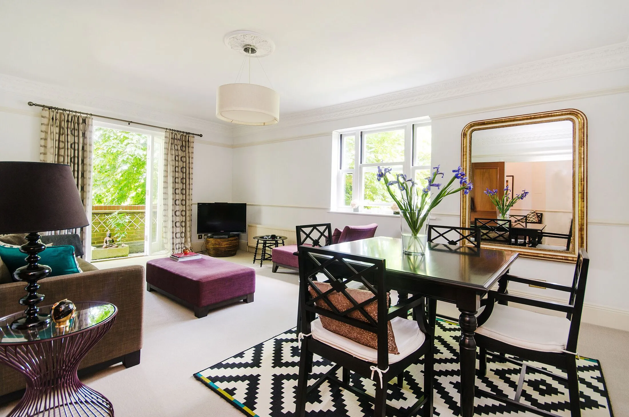 Flat Roxeth Hill in Greater London