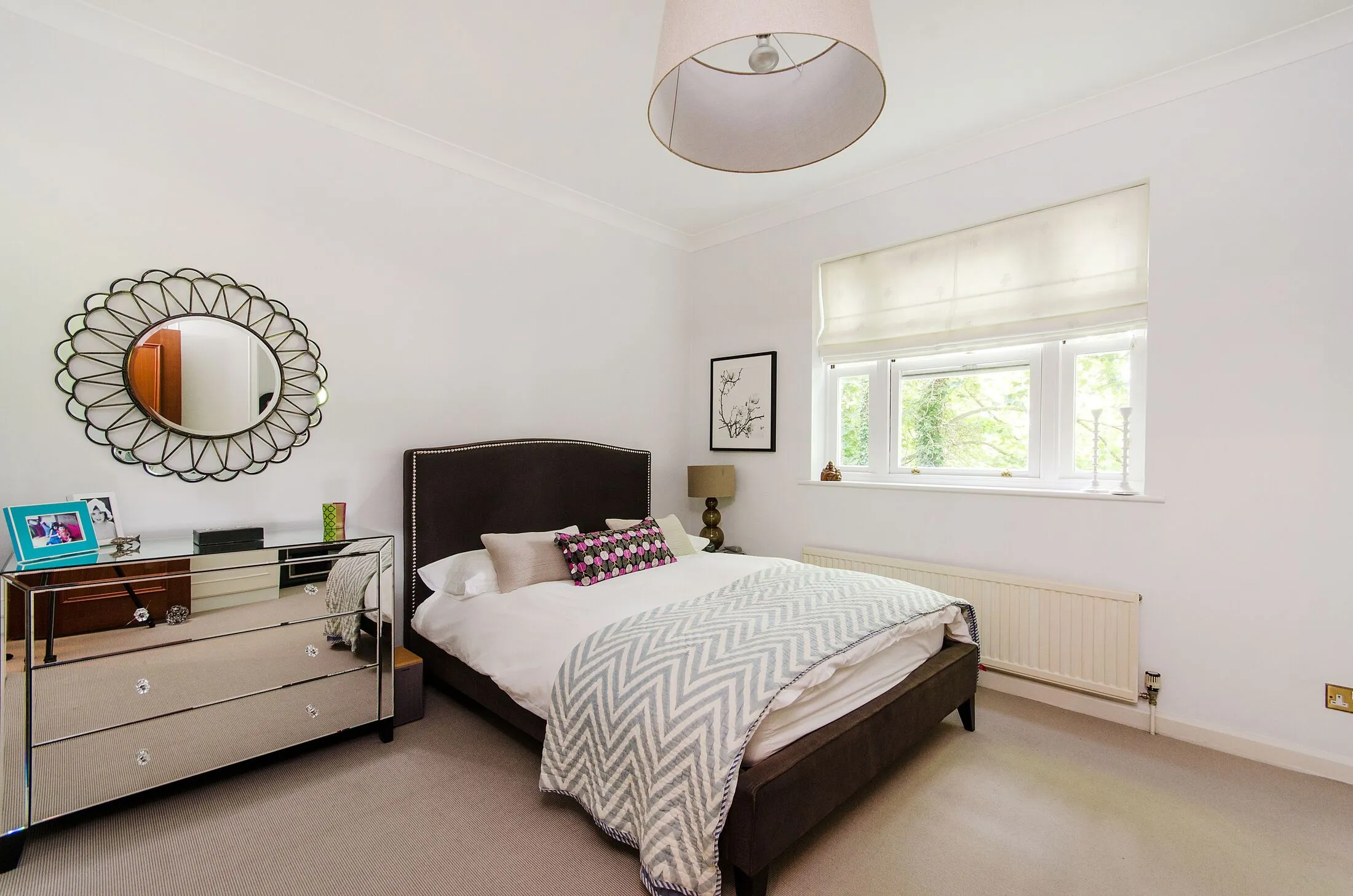 Flat Roxeth Hill in Greater London