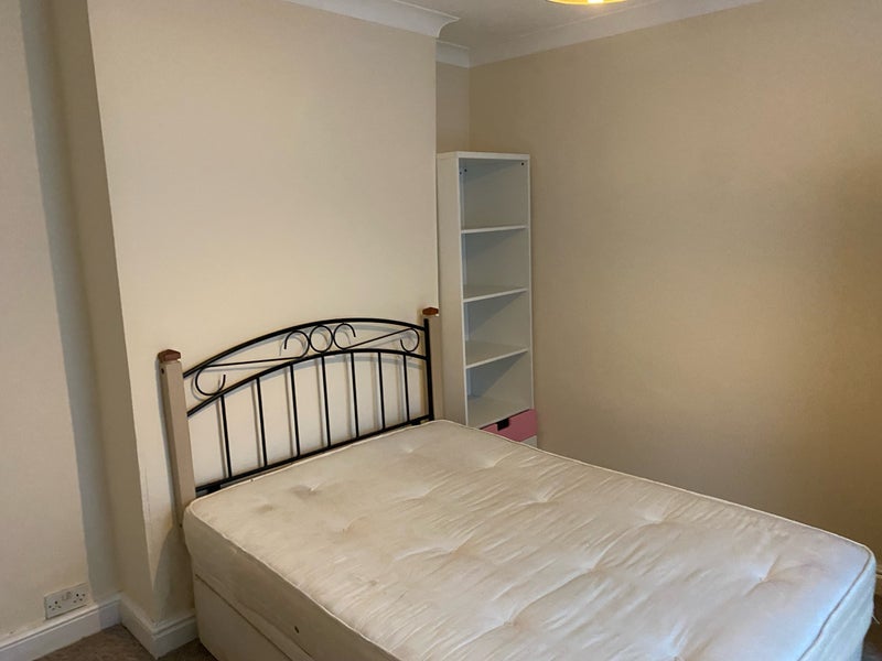 Room East Park in Crawley