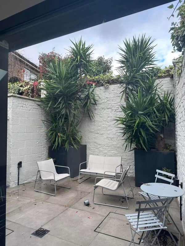 Room Wick Road in Greater London