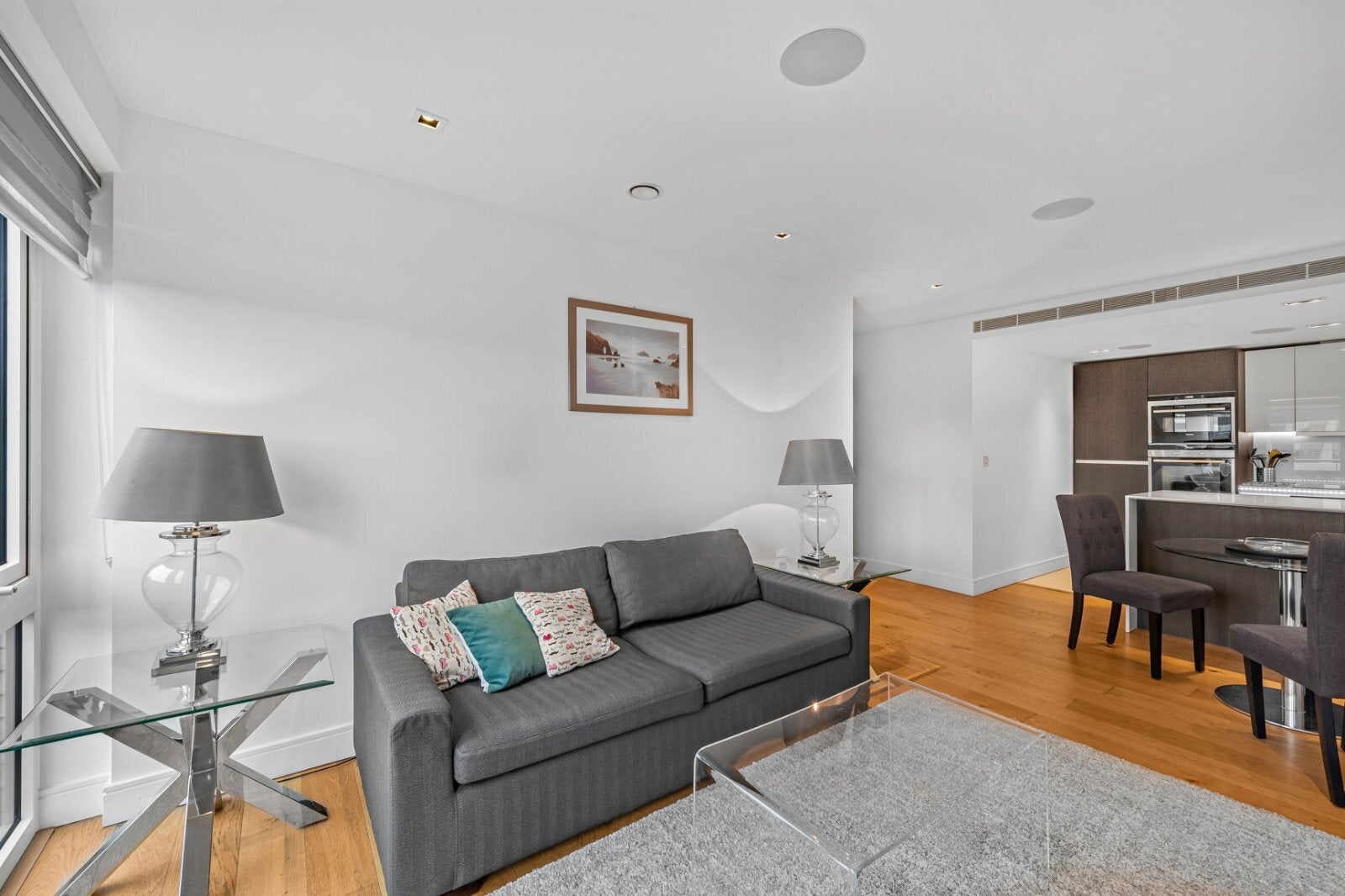 Flat Strand on the Green in Greater London