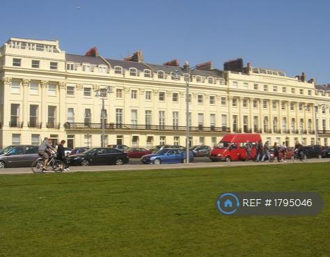 Flat Brunswick Terrace in Hove