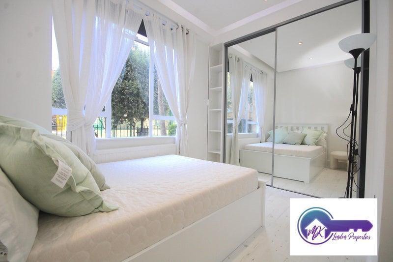 Room John Aird Court in City of Westminster