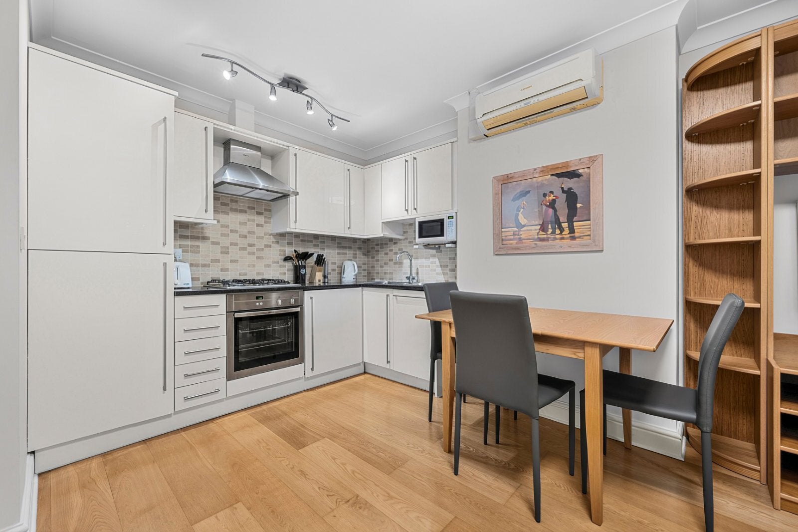 Flat Villiers Street in City of Westminster
