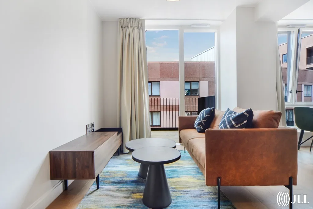 Flat Zinc Street in Greater London