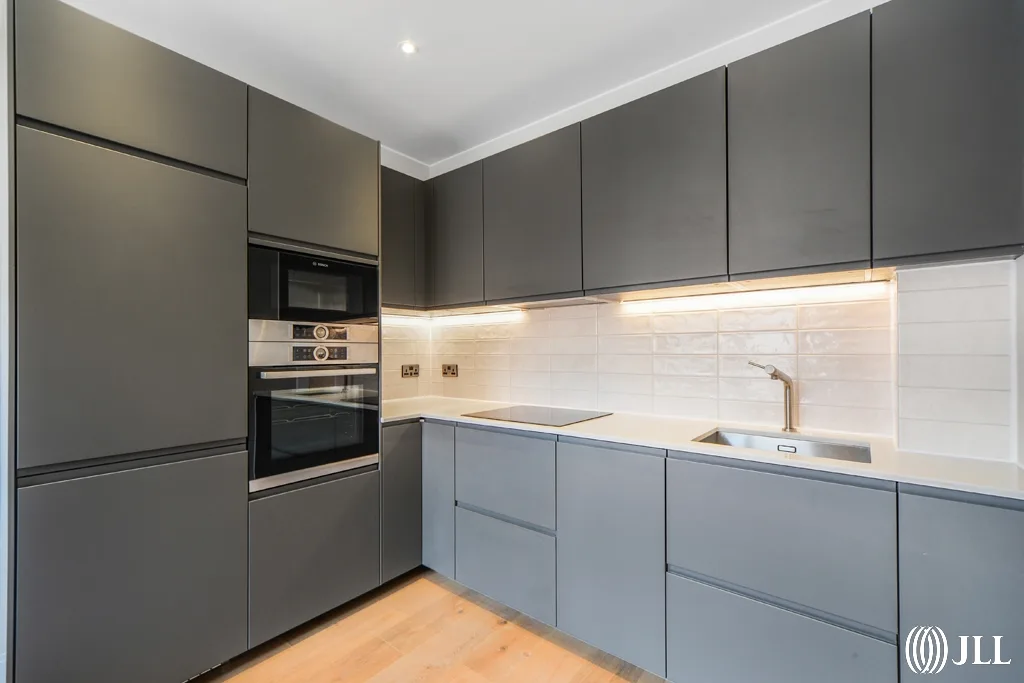 Flat Zinc Street in Greater London