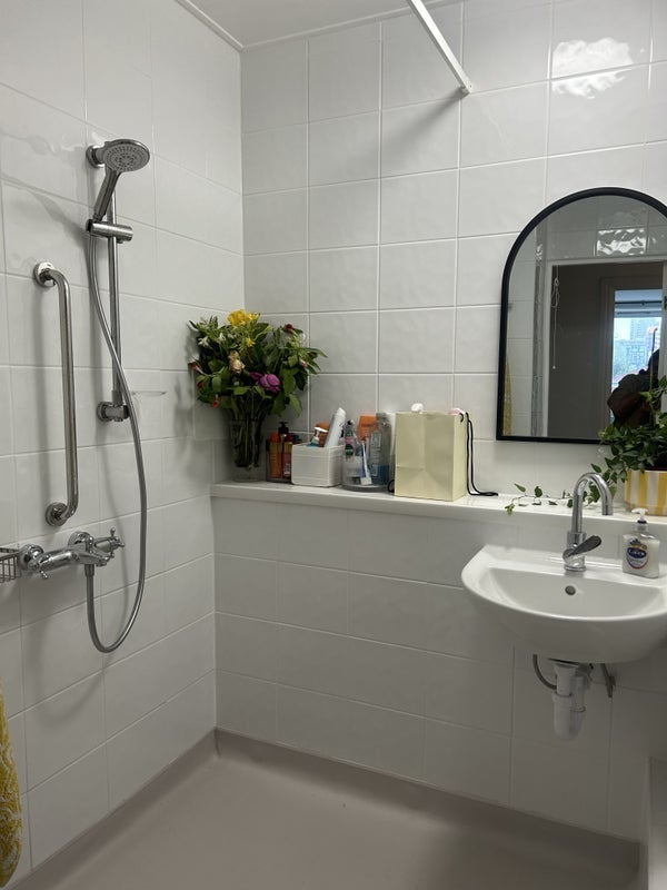 Room Westferry Road in Greater London